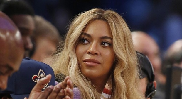 immagine Beyoncé e Jay-z: vacanze estive in villa da 400mila dollari al mese