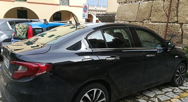L'auto usata dai ladri arrestati a Gaeta