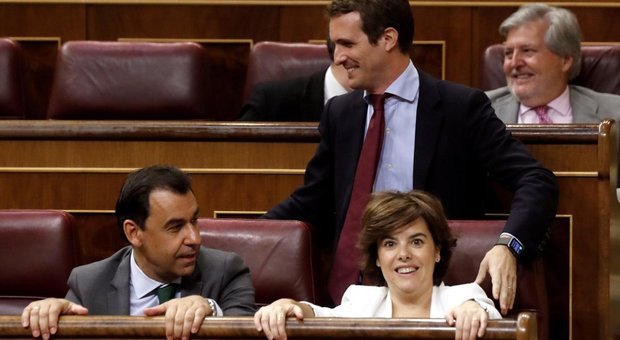 Spagna, il 37enne Casado nuovo leader dei popolari al posto di Rajoy