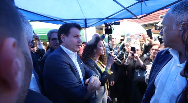 Giuseppe Conte a Marcianise con la candidata a sindaco Lina Tartaglione
