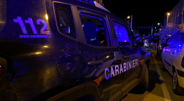 Segnali antiviolenza dall’auto: così si salva e fa arrestare l’ex. I gesti della mano attirano i carabinieri