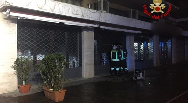 Terracina, incendio in bar del centro: indagano Vigili del Fuoco e Polizia