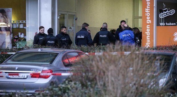 Napoli, blitz antiterrorismo: 19 indagati per documenti falsi, anche l'algerino che coprì l'autore della strage di Berlino del 2016