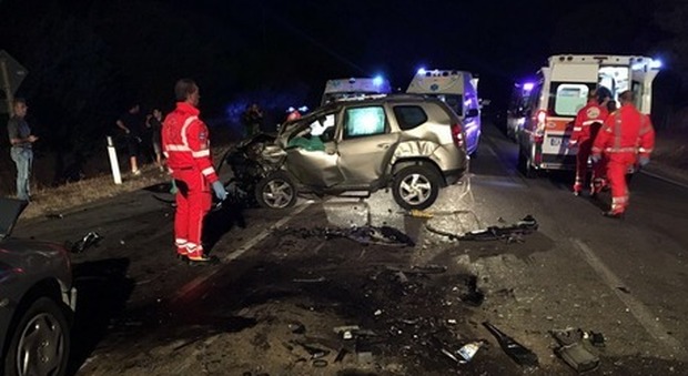 Ubriaco alla guida investe un'auto: tre morti carbonizzati nel Barese