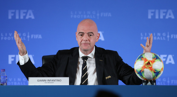 Mondiali ogni due anni, rischio caos: «Federazioni minacciano di uscire dalla Fifa»