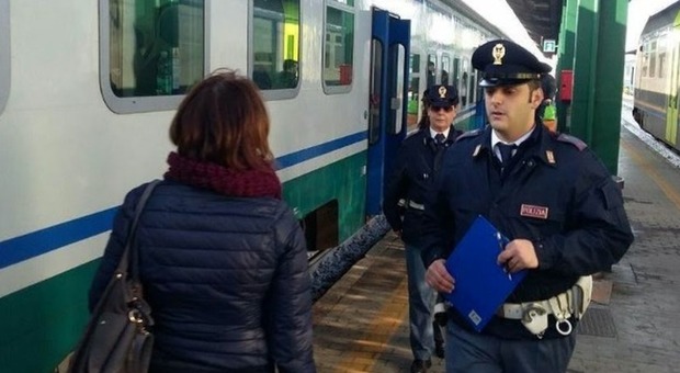 Molesta ragazzine in treno: arrestato 47enne