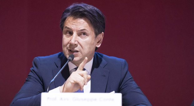 Governo, Conte lavora ad una maggioranza senza Renzi