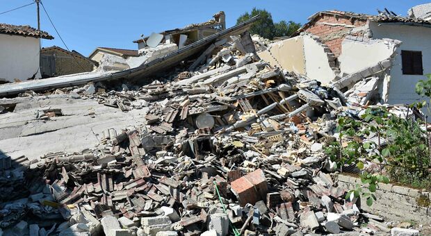 Saletta dopo il sisma (Archivio)