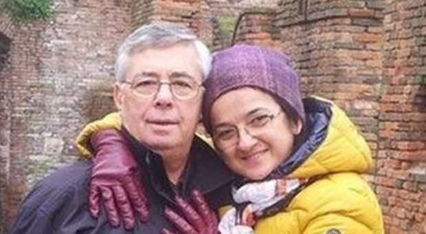 Salento, donna uccisa a coltellate in casa: sospetti sul marito