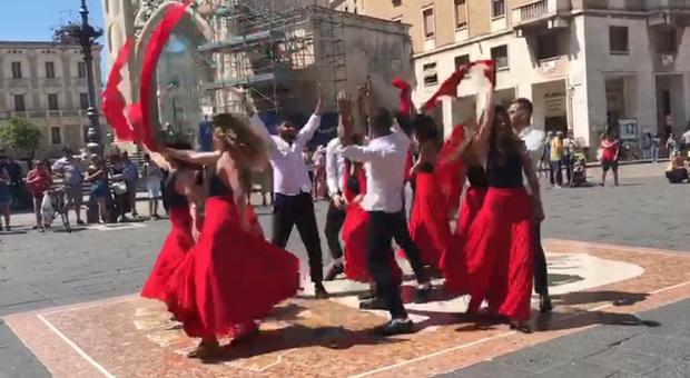 Taranta, flashmob in piazza Sant'Oronzo per la nuova edizione del festival