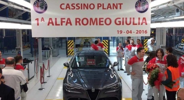 Un'Alfa Romeo prodotta nello stabilimento Fca di Cassino