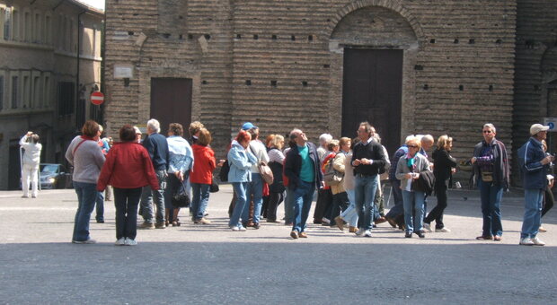 I totem per i turisti non sono aggiornati, l'ex assessore Stefania Monteverde: «Accoglienza flop a Macerata»