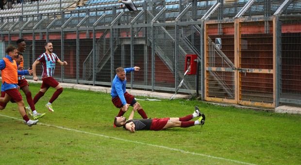 Il Fc Rieti ribalta il Monterotondo: da 0-1 a 2-1 e allunga in vetta. Pezzotti e Ferazzoli, nel finale, rispondono a Tornatore. Foto