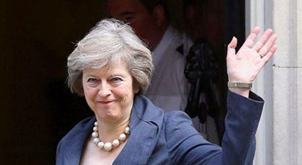 Brexit: Theresa May vola a Bruxelles in vista del summit, sciolto anche il "nodo Gibilterra"