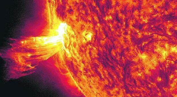 Sole, eruzioni al massimo: boom di aurore boreali ma i satelliti vanno in tilt