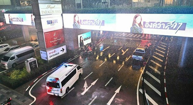 Bangkok, sparatoria nel centro commerciale: 3 morti. Arrestato l'attentatore: ha 14 anni
