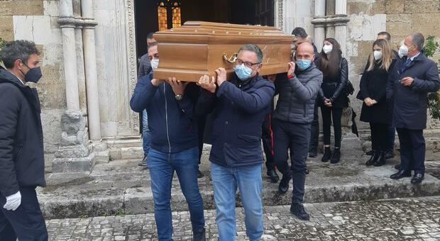 L'ultimo saluto al carabiniere morto, il ricordo dei colleghi: «Sempre in prima linea per aiutare gli altri»
