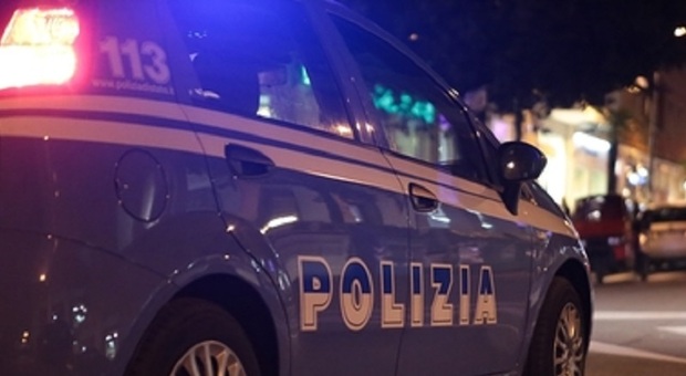 Tentato suicidio a Padova: poliziotto di 26 anni si spara in auto vicino alla Questura
