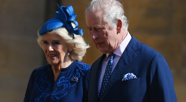 Re Carlo, l'incoronazione è nel caos: la lite sui vestiti, ecco cosa indosserà Camilla (e perché le reali sono furiose)