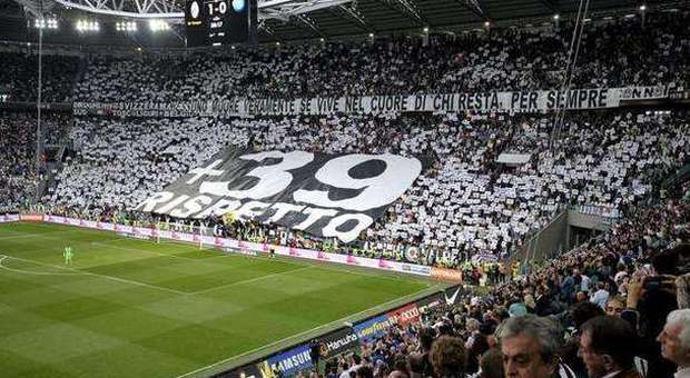 I tifosi della Juventus ricordano le vittime dell'Heysel