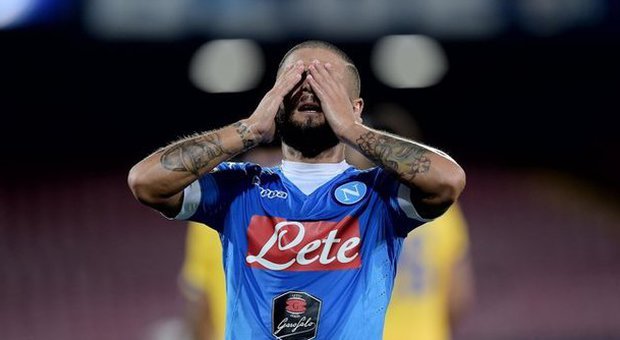 Napoli-Sampdoria, la pagella| Higuain e Insigne spettacolari. Resa di Albiol su rigore e pareggio