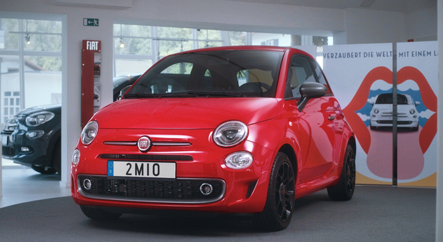 La Fiat 500 esemplare numero due milioni è una S rossa consegnata ad una giovane maestra bavarese