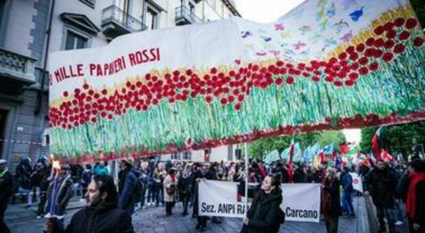 25 aprile, Festa della Liberazione: cortei in tutta Italia. Allerta e tensioni a Roma e Milano