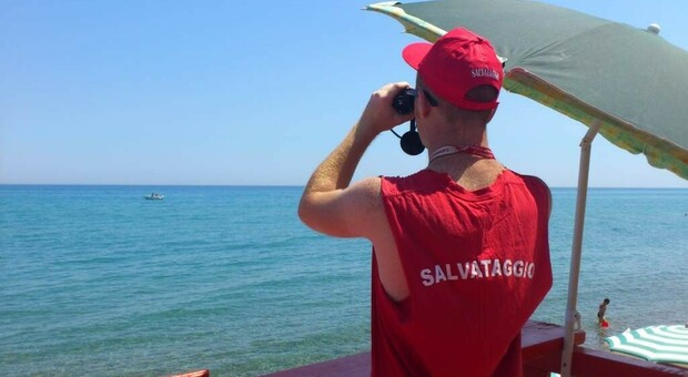 Bagnini, nuove regole: al brevetto si può accedere solo tra i 18 e i 50 anni. Dai limiti di età alle prove fisiche periodiche, tutte le modifiche