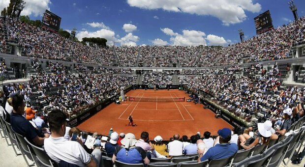 Roma, porte aperte al Foro Italico: tennis e piscina gratuiti per gli over 65