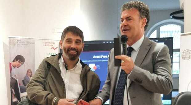 Domenico Credendino, presidente della Fondazione Carisal, con il relatore Domenico Occhinegro