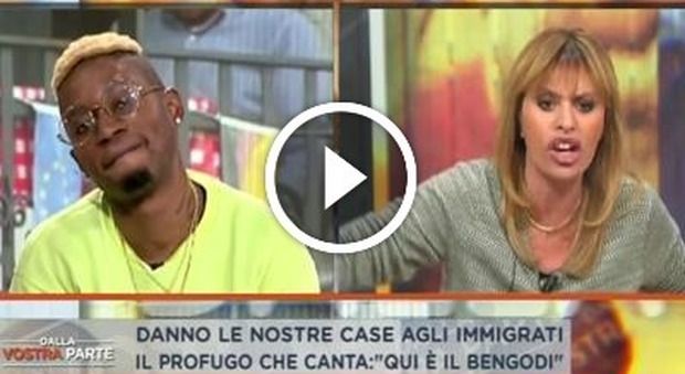 Alessandra Mussolini contro il rapper di origini ghanesi: "Tu stai qua e gli italiani in strada"
