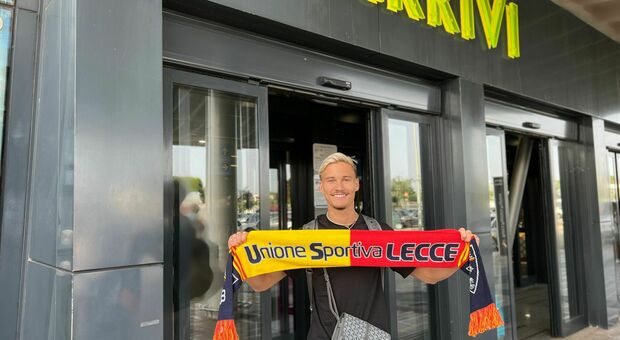 Pontus Almqvist, chi è il nuovo calciatore del Lecce. Viene dalla Polonia, in 28 minuti segnò due volte all'Italia Under 21. Tutto quello che c'è da sapere