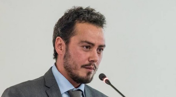 A Tromello il primo sindaco transgender d'Italia: è Gianmarco Negri