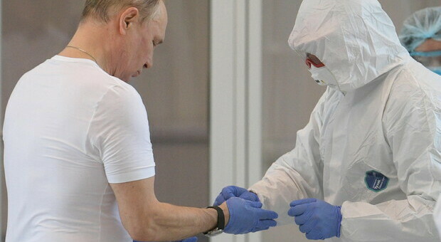 Coronavirus, Putin: «Abbiamo il primo vaccino anti Covid». Test su una delle figlie