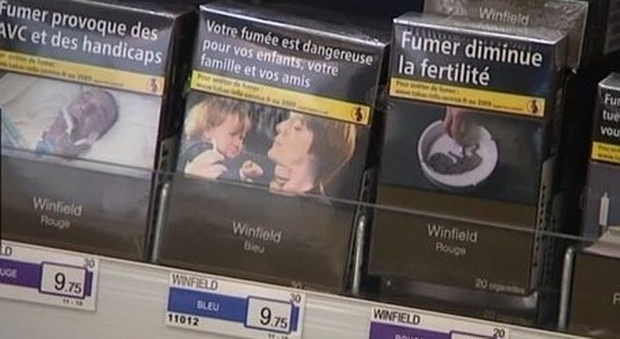 Ppacchetti di sigarette anonimi in Francia
