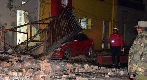 Terremoto, potente sisma di magnitudo 6,8 al largo del Guatemala