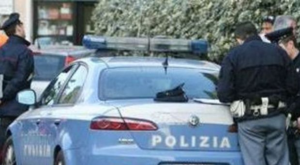 San Basilio, cocaina nascosta nei calzini: spacciatore arrestato dalla polizia