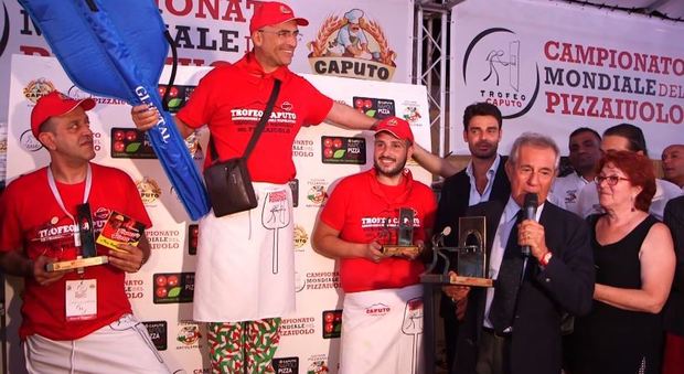 È Michele Leo il campione mondiale dei pizzaiuoli: «Dedico tutto a mio figlio»