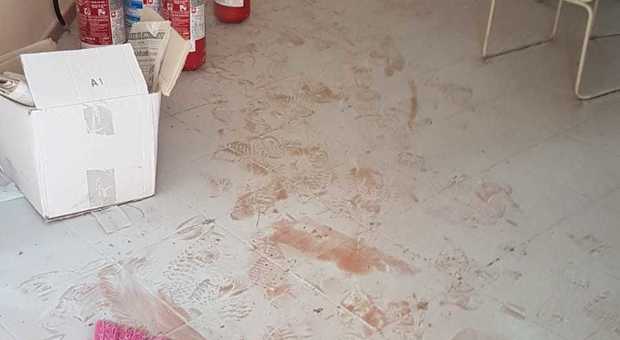Angri: vandali nel castello Doria, estintori svuotati sul pavimento