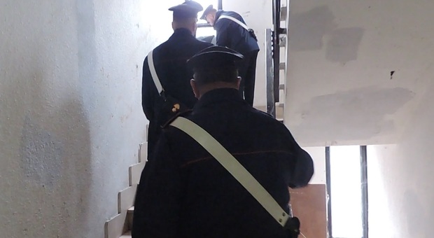 I controlli del carabinieri a Tor Bella Monaca