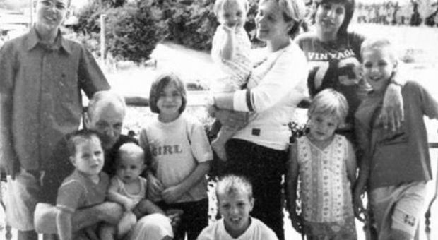La maxi famiglia Scalco in una foto d'archivio
