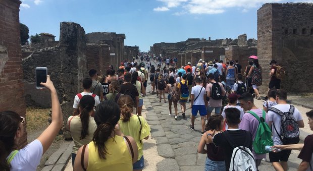 Turisti a Pompei