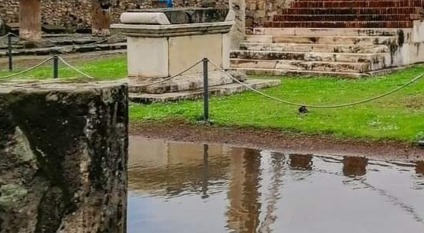 Pompei antica allagata, la Soprintendenza chiude tre domus