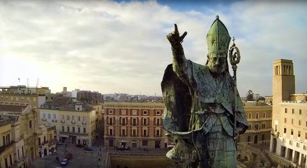 L'imprenditore benefattore rilancia: restaurerà la statua di Sant'Oronzo
