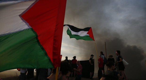 Gaza, pesanti scontri al confine: coinvolti oltre 10mila dimostranti