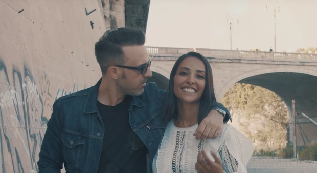 Il cantautore Beppe Stanco e la showgirl Juliana Moreira in “Al primo piano”: nel nuovo singolo tutte le sfumature dell'amore