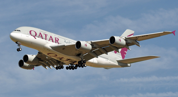 Esami vaginali forzati su un volo dal Qatar: cinque australiane denunciano governo e compagnia