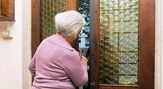 Roma, entra in casa di un'anziana e rifiuta di andarsene: arrestato 56enne