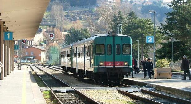 Un treno L'Aquila-Roma in 77 minuti su una ferrovia tutta nuova, lo studio della Fondazione Carispaq