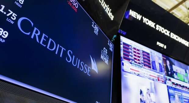 Crédit Suisse precipita, Piazza Affari crolla del 4%: allarme banche. Cosa sta succedendo